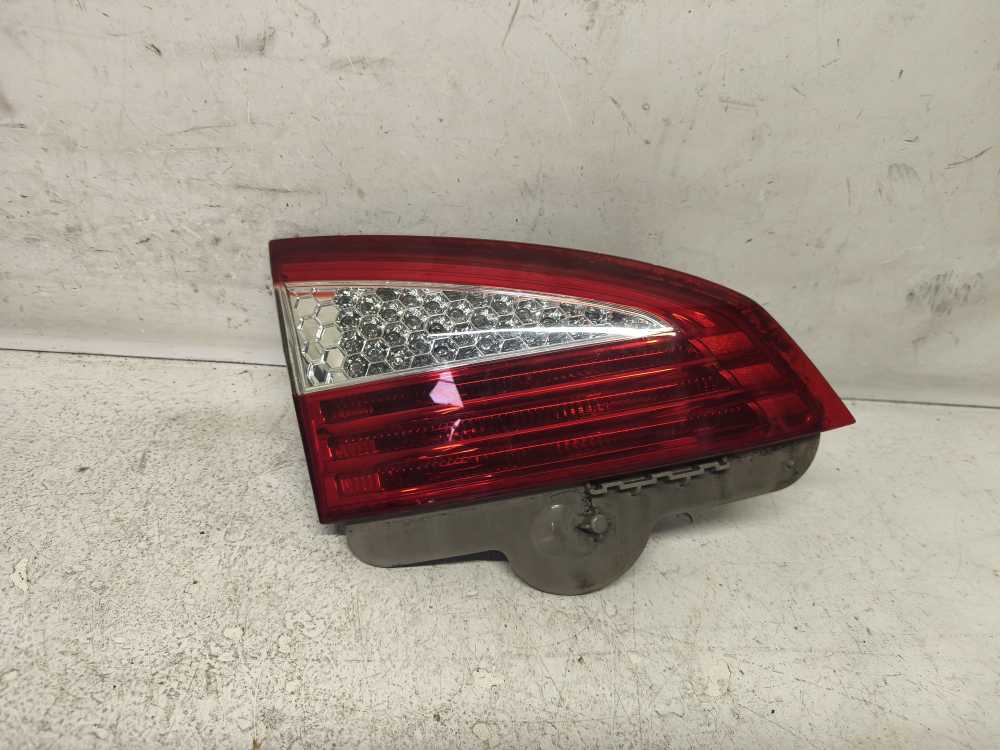 FEU ARRIERE GAUCHE FORD MONDEO BREAK - Vue 1